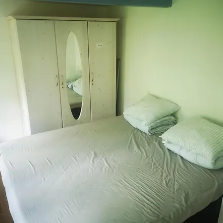 Awesome In With 2 Bedrooms And Wifi Σπίτι διακοπών *